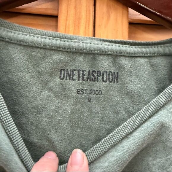 One teaspoon Green Graphic T-shirt size medium - Picture 2 of 6